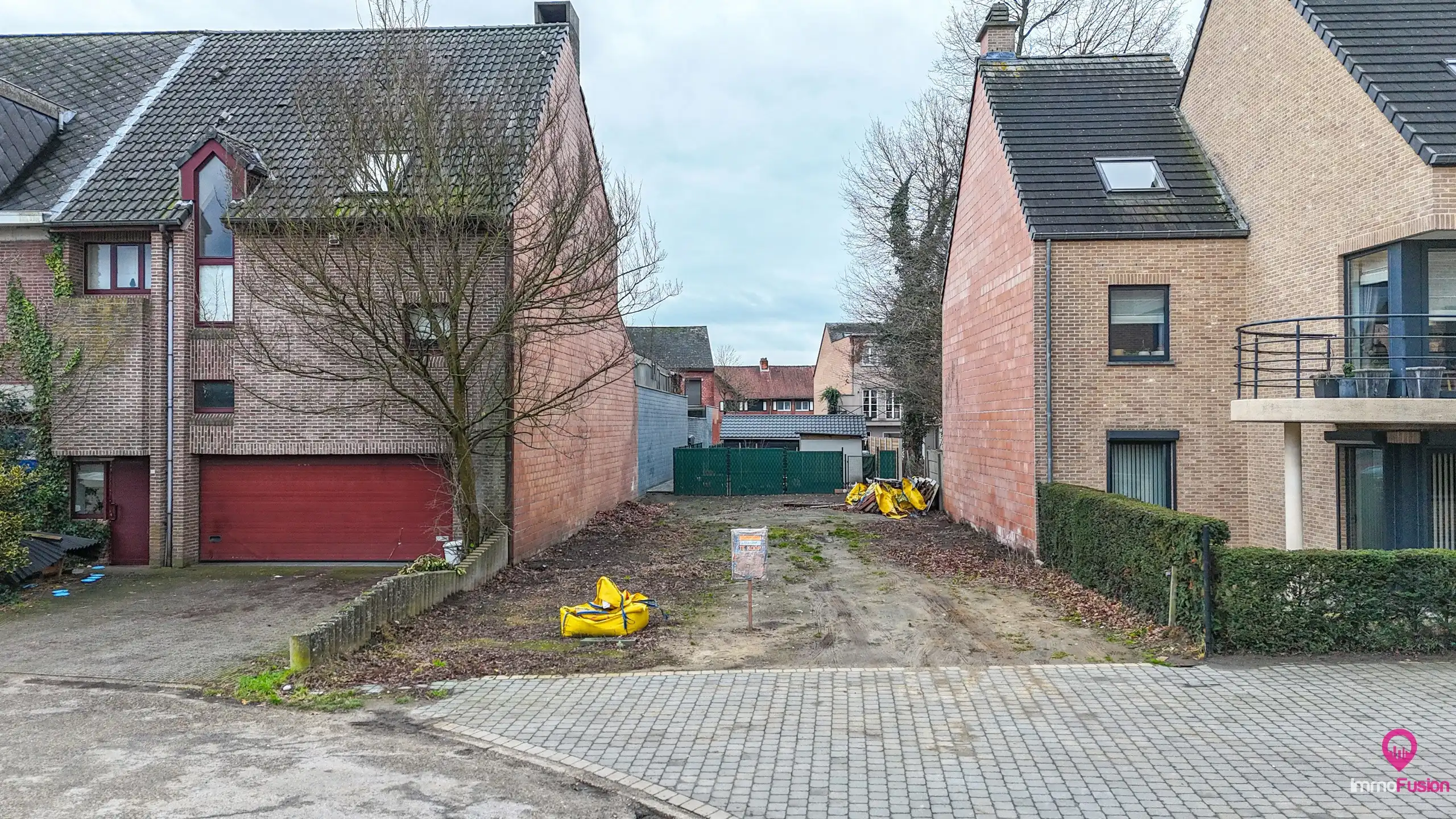 Bouwgrond met vergunde plannen in hartje Heusden! foto {{pictureIndex}}