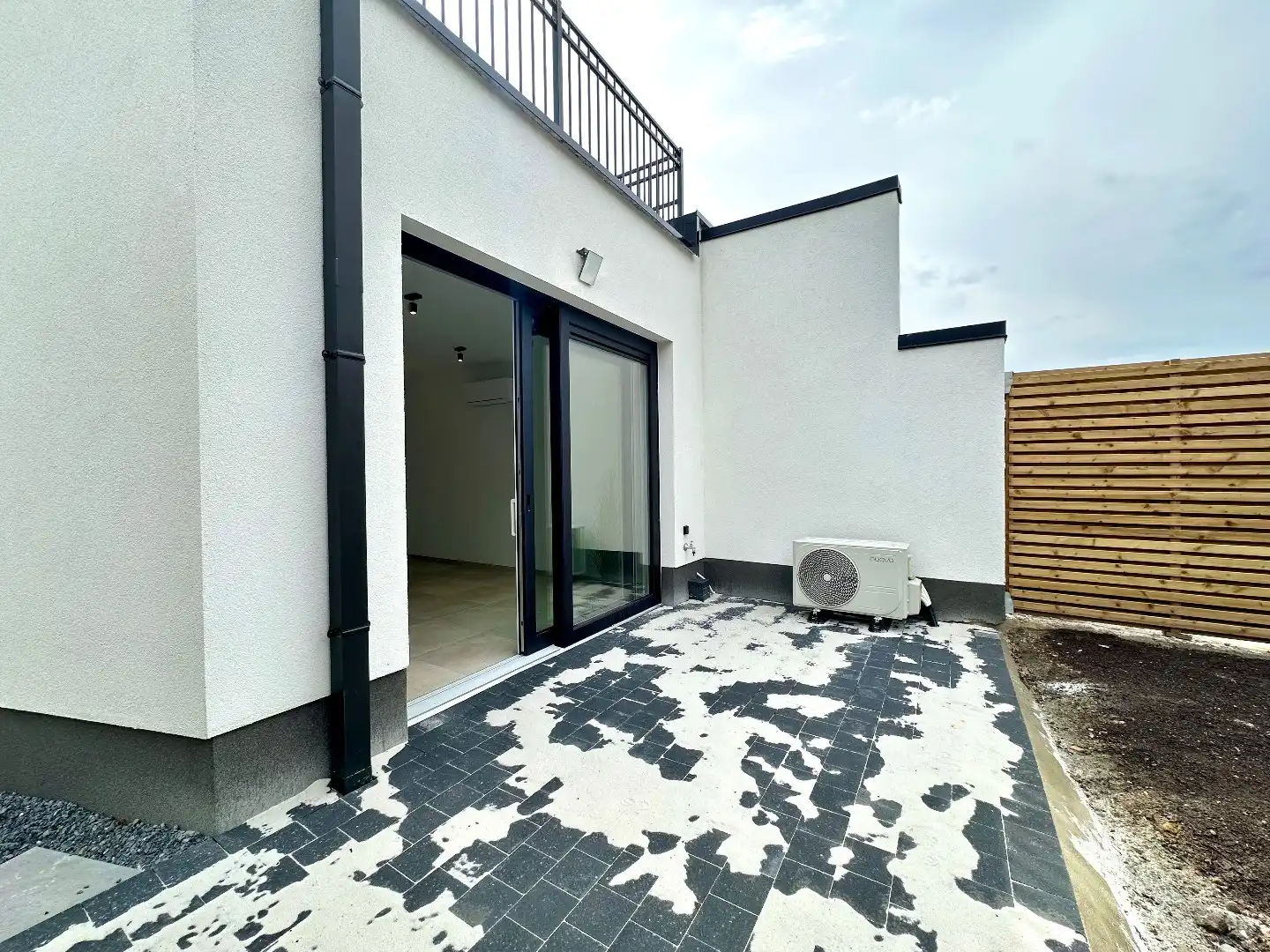 Modern en energiezuinig gelijkvloers appartement met tuin, terras en garage in Tongeren-Borgloon foto 14