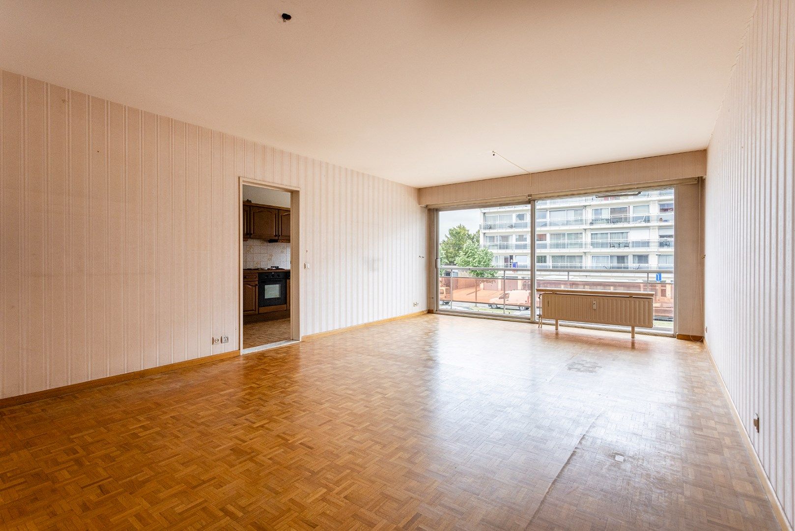 Ruim appartement met 3 slaapkamers en terras nabij Rivierenhof! foto 3