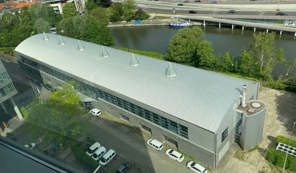 Vernieuwde kantoren te huur in Crepain gebouw aan Zuiderpoort in Gent foto 2