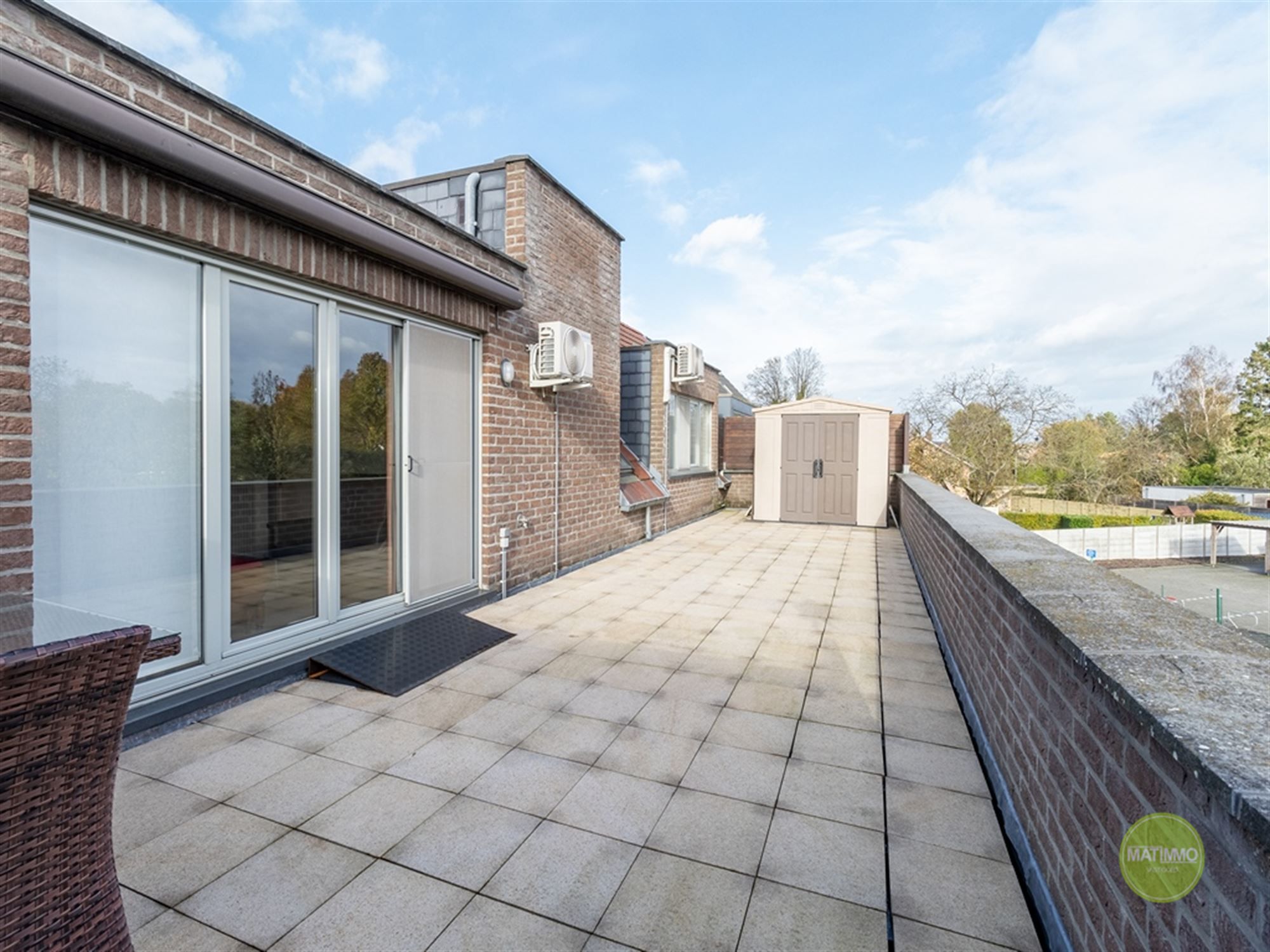 Ruim en licht 2-slaapkamerappartement met buitengewoon terras in het hart van Balen. foto 14