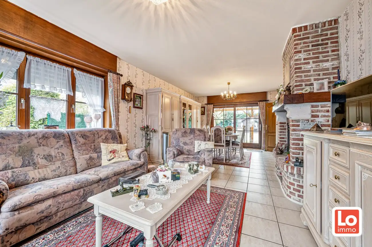 VERKOCHT! Instapklare open woning met inpandige garage op een rustige en residentiële ligging in Sint-Amandsberg, vlakbij Gent! foto 6