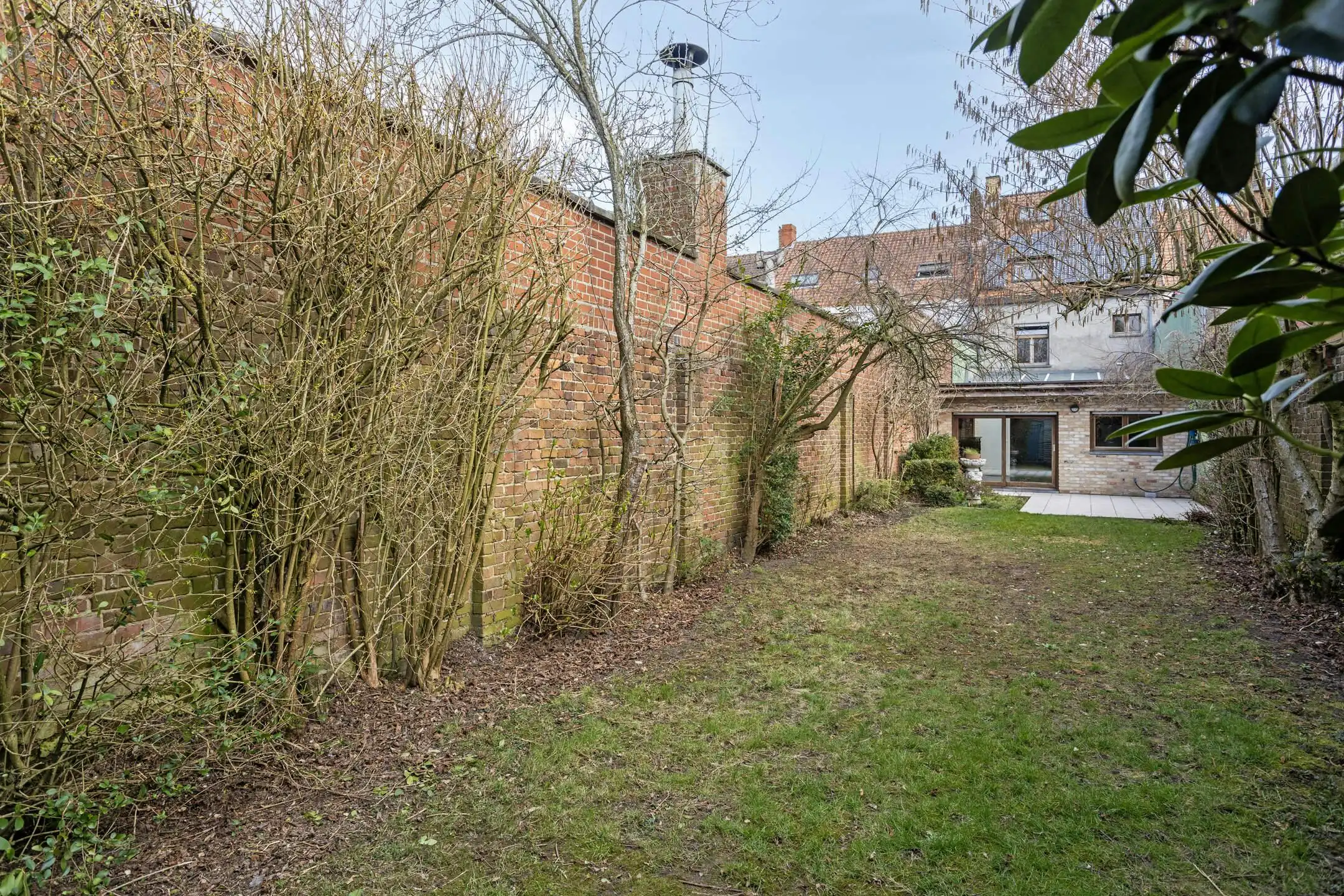 Ruime woning met 4 slaapkamers en leuke tuin in Roeselare! foto 8
