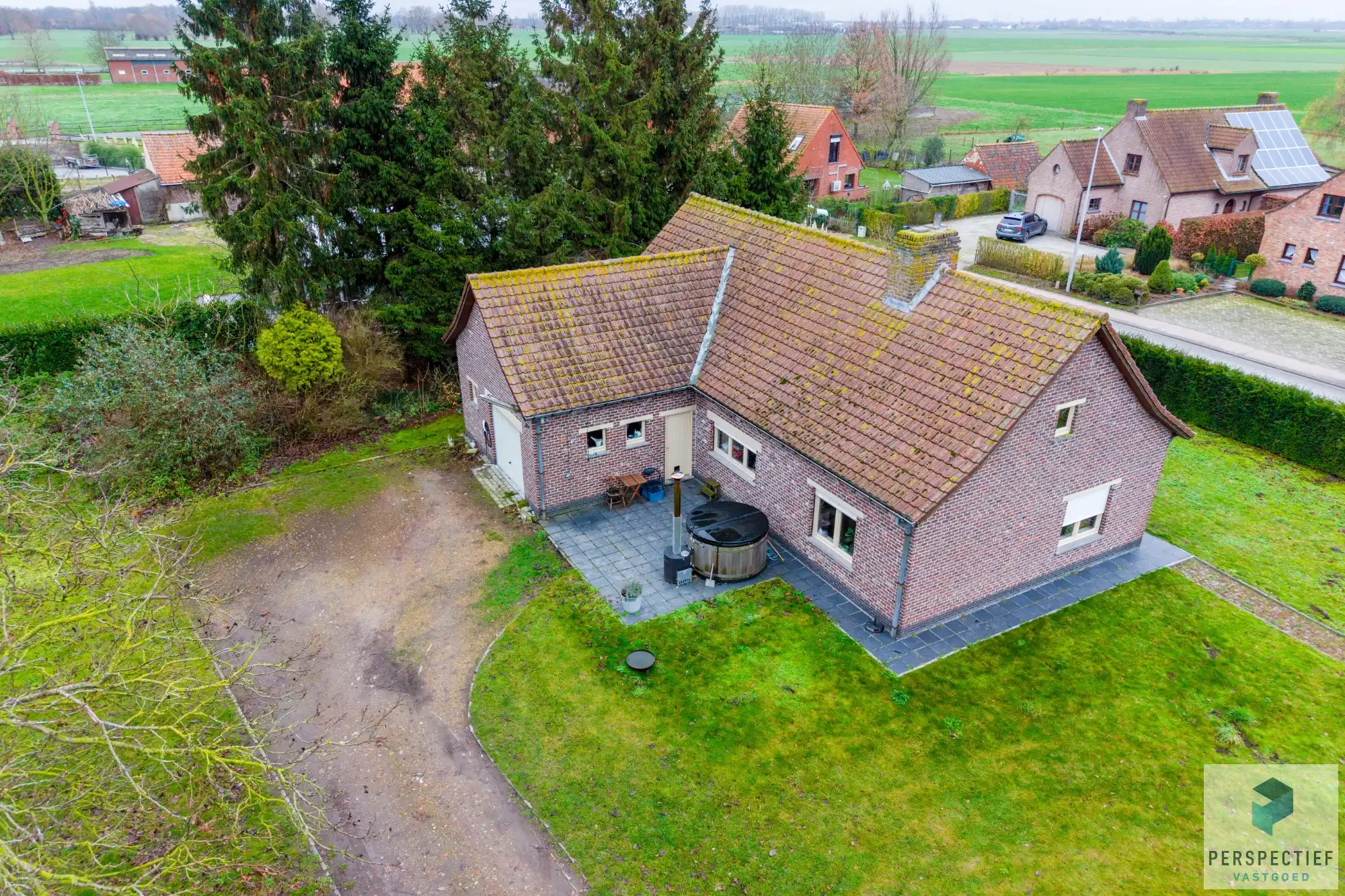 Landelijke woning met een magazijn, schuur en weide op 10&nbsp;224m² foto 4