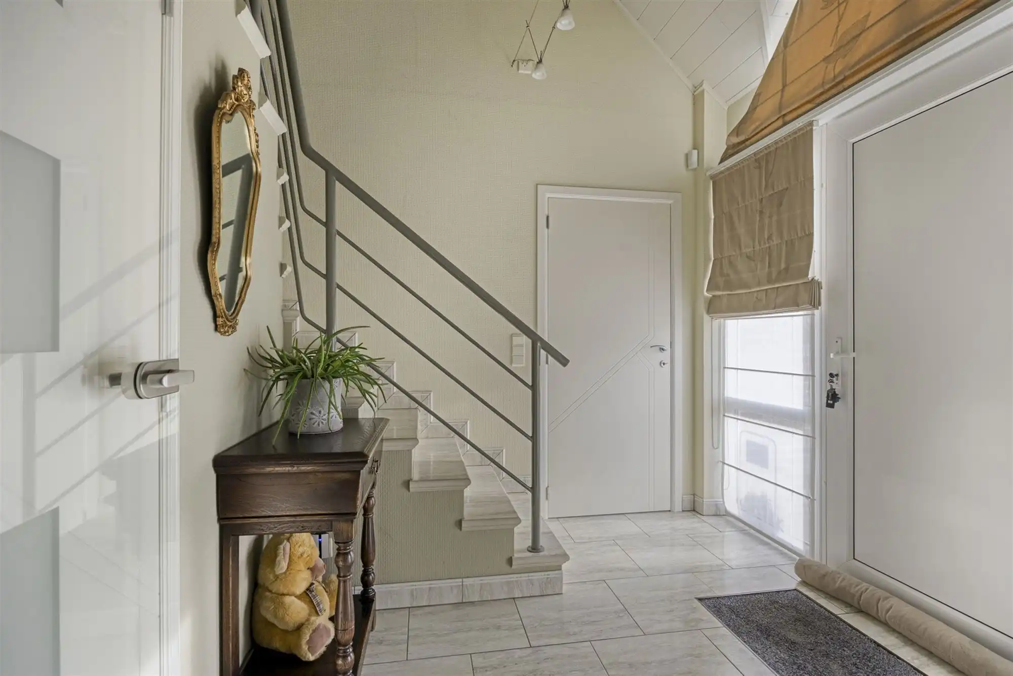 Exclusieve villa, extra garage en zonnige tuin op 1.100 m² foto 7