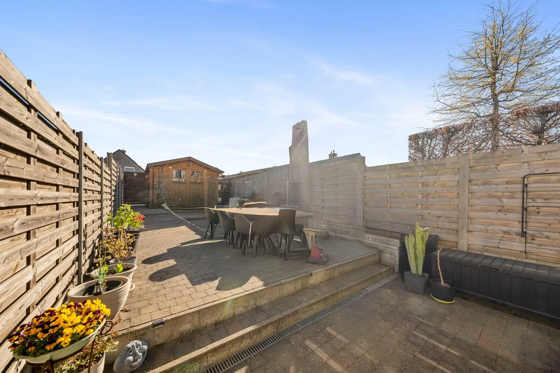 WONING | 3 KAMERS | TUIN | UITWEG MET 2 PARKINGS ACHTERAAN foto 2