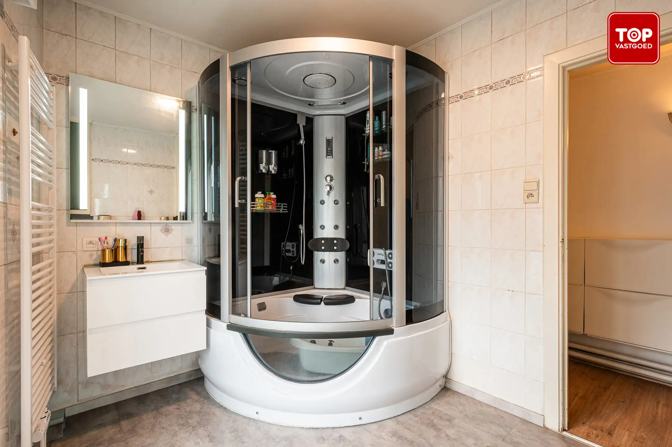 Instapklare woning met 4 slaapkamers en tuin in het hart van Sleidinge foto 23