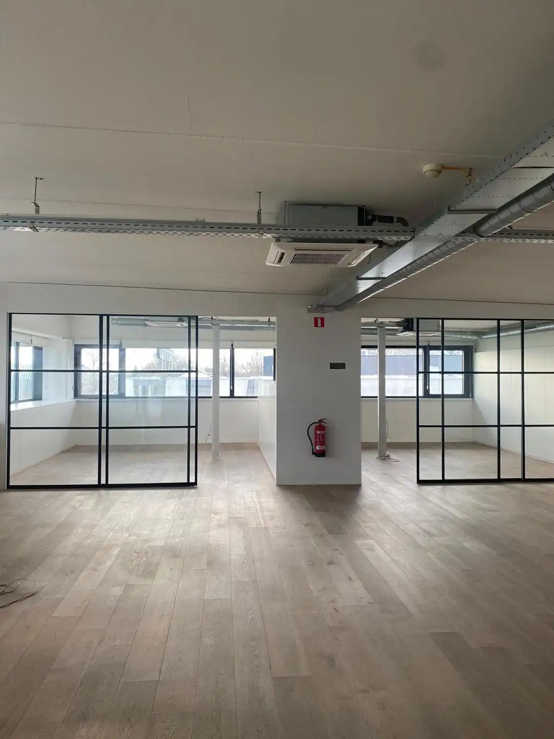 Kantoorruimte van 190 m² op toplocatie Westpoort Zwijndrecht foto 6