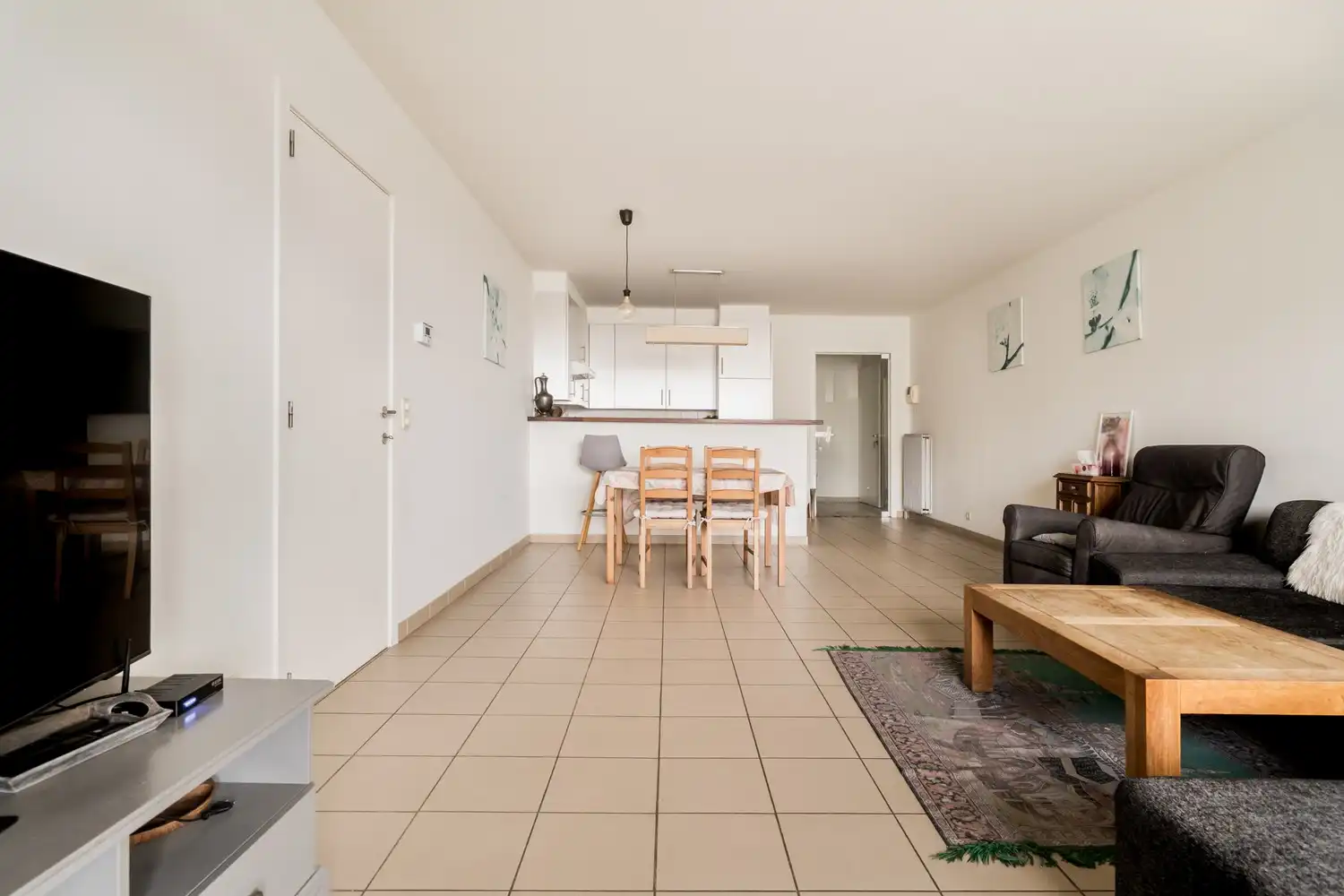 Ruim appartement op strategische locatie met veel lichtinval foto 7