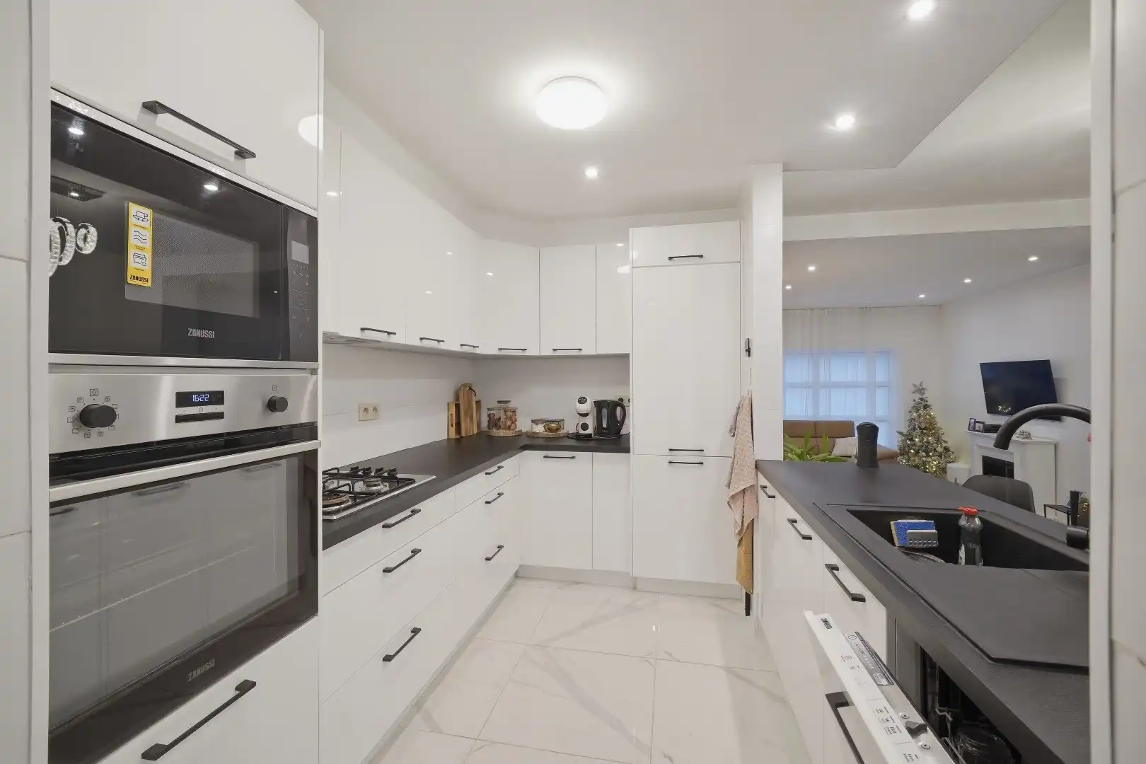 Instapklare woning met diepe tuin te Oostende foto 7
