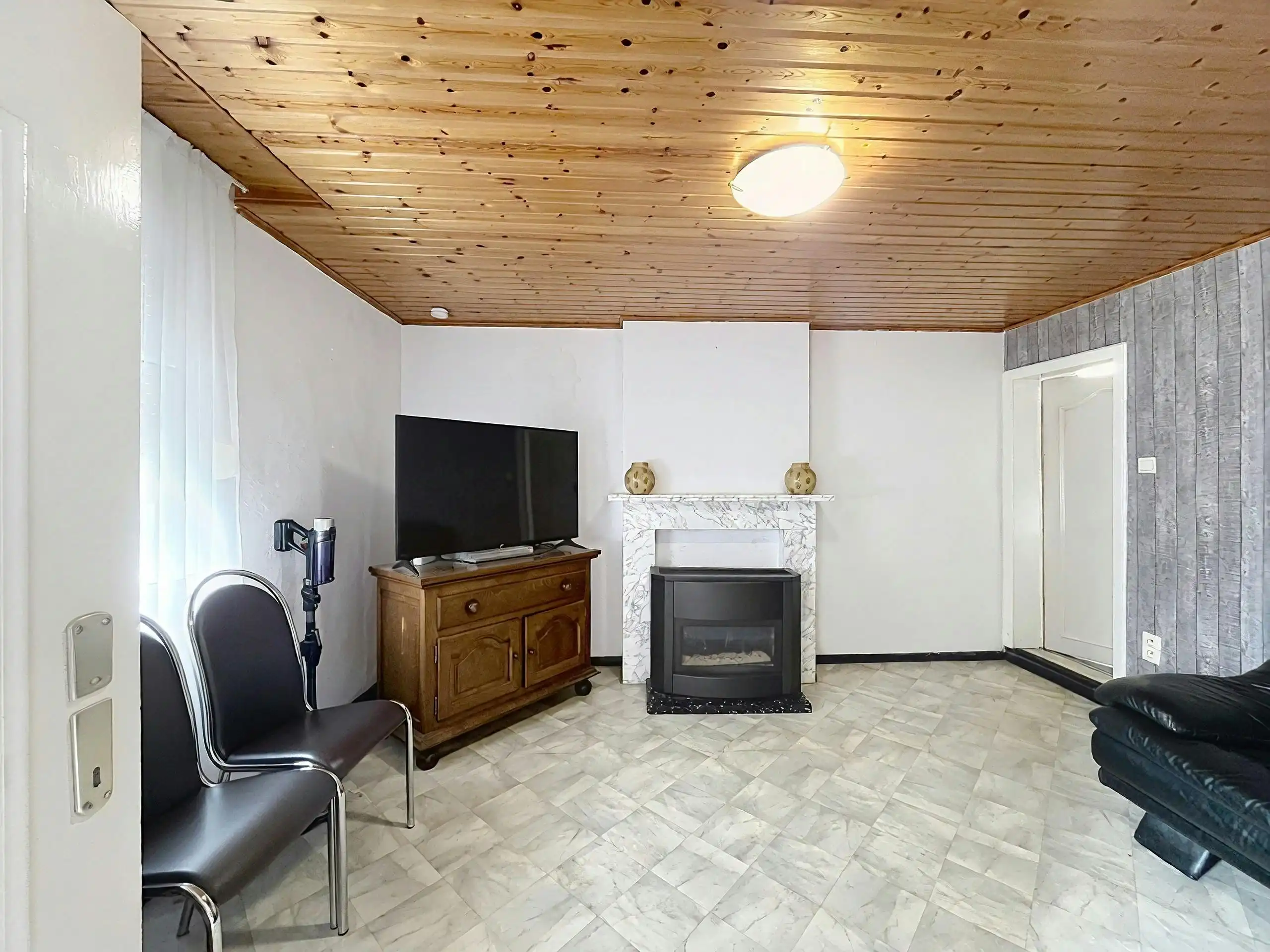 Te renoveren woning in het centrum van Ursel foto 2