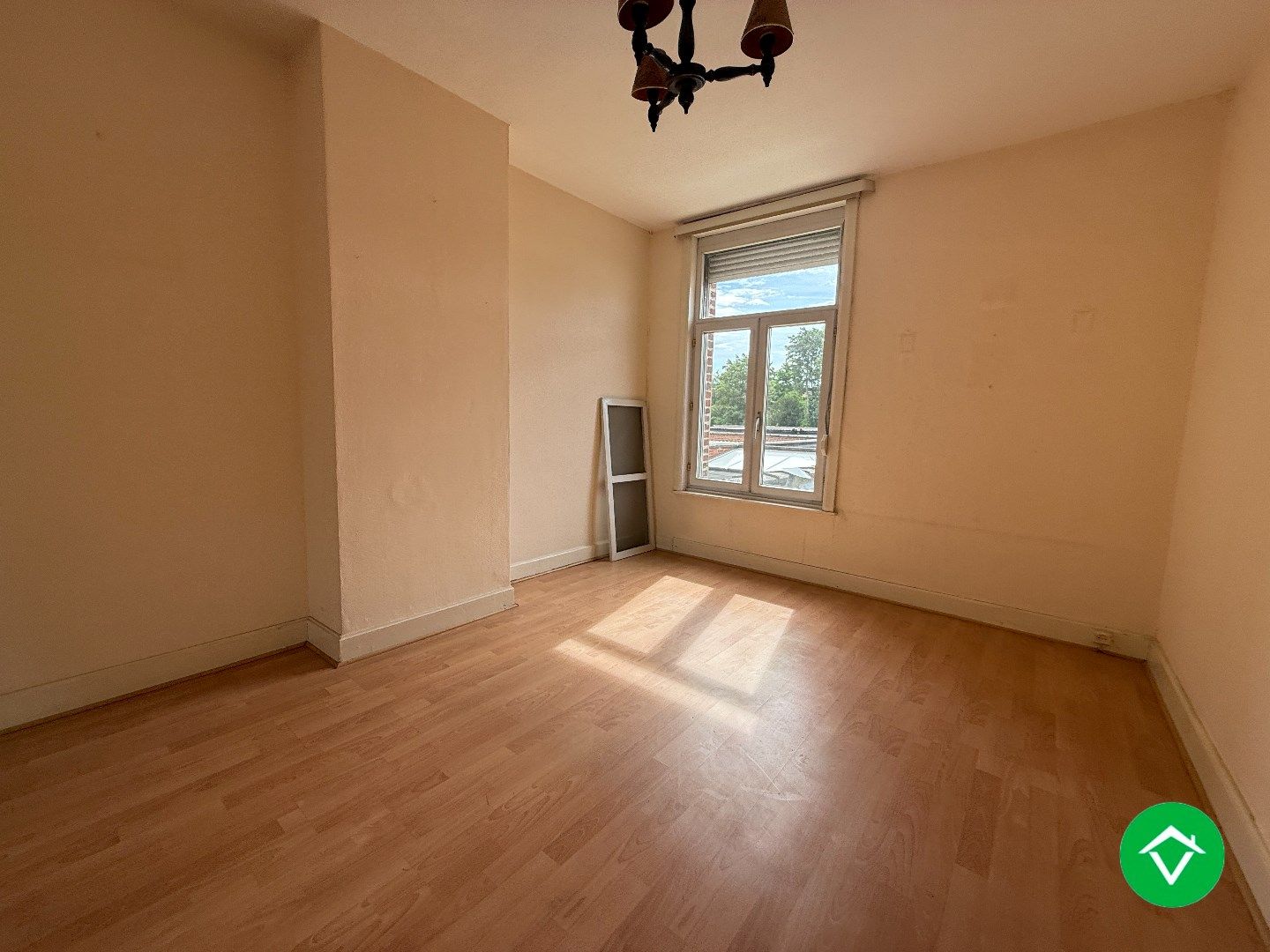 Gezellige rijwoning met 3 slaapkamers en tuin te centrum Roeselare foto 15