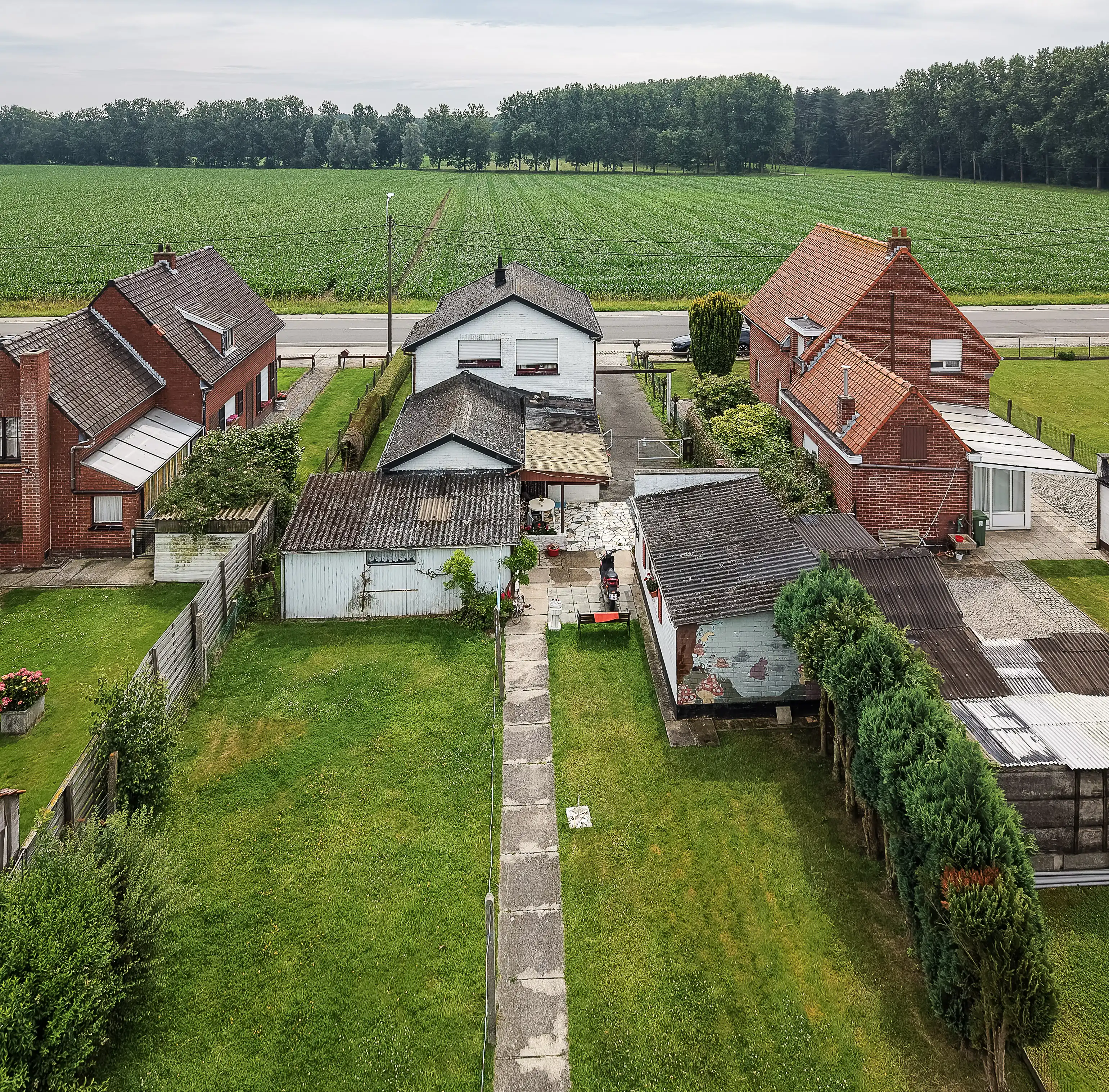 Te renoveren woning met prachtige tuin aan Drongengoedbos foto 21
