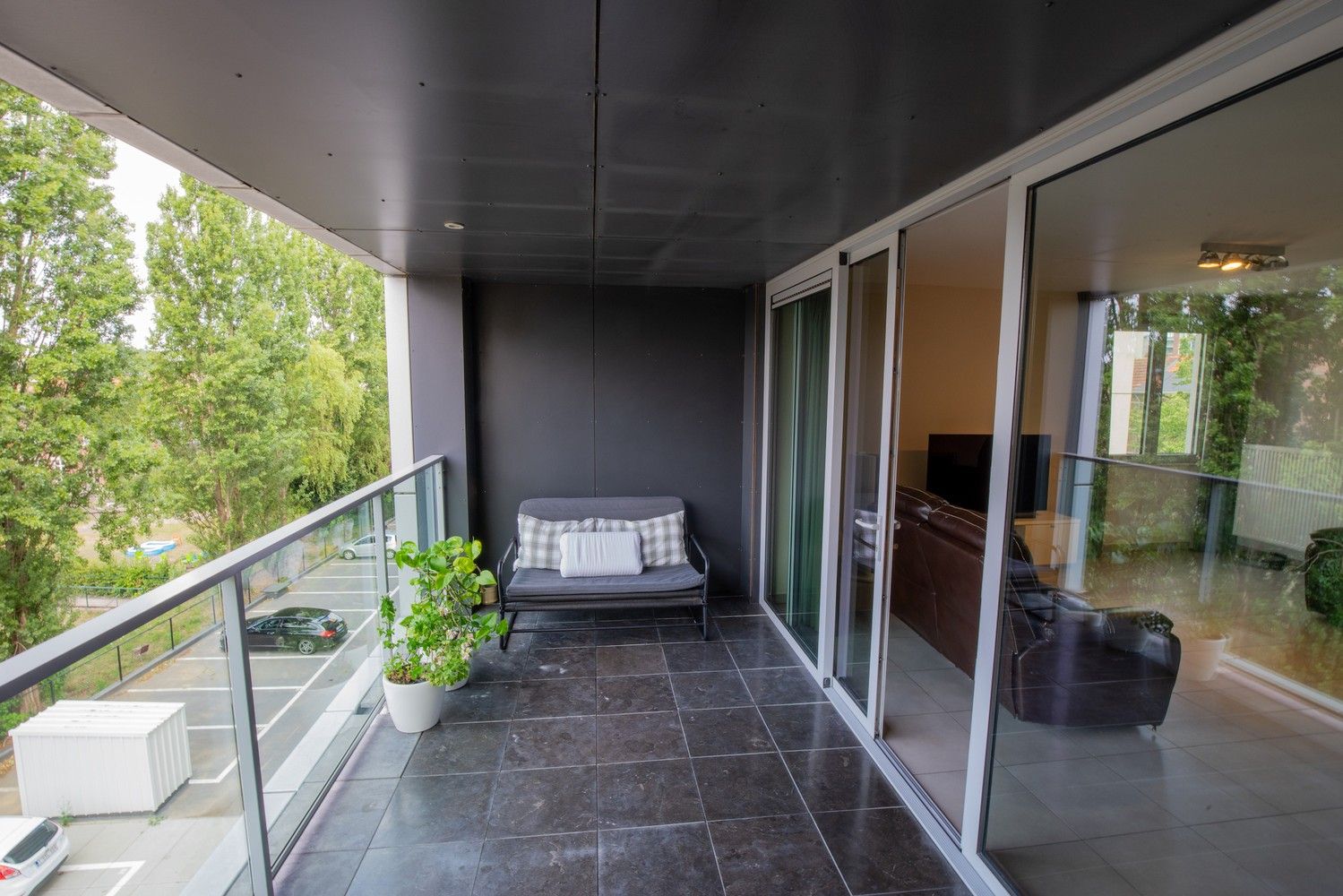 Instapklaar appartement met 2 slpks, terras & staanplaats in centrum Leuven foto 5
