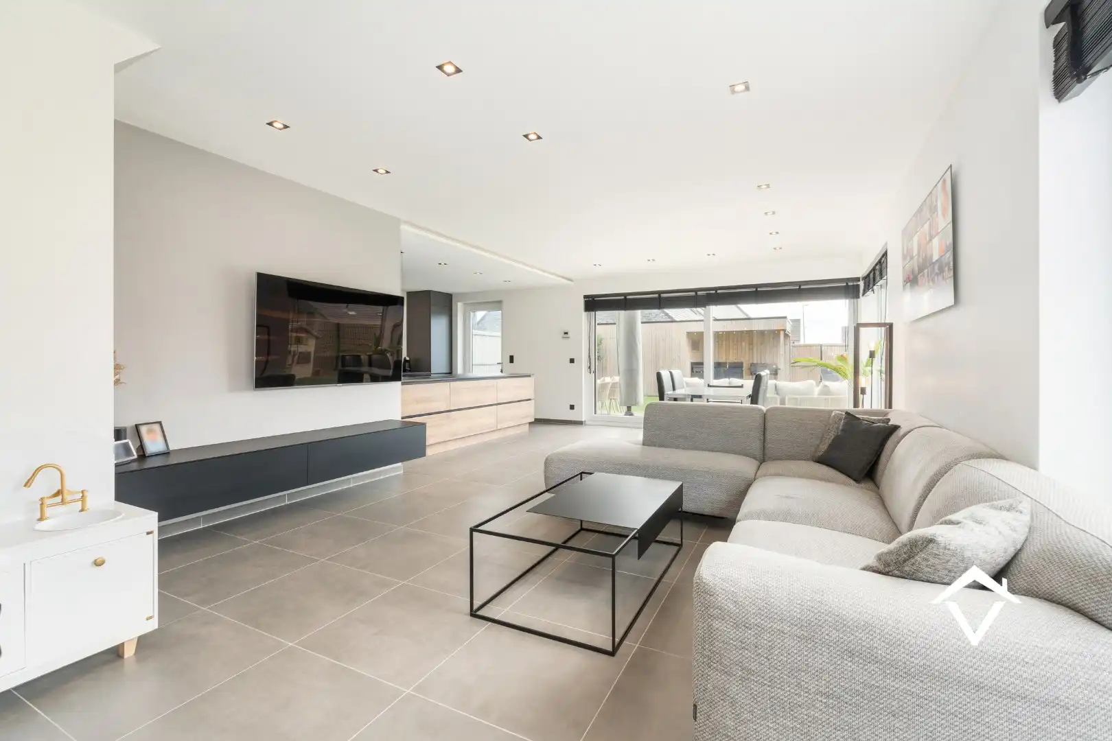 Instapklare woning met 3 slaapkamers en garage te Middelkerke foto 4