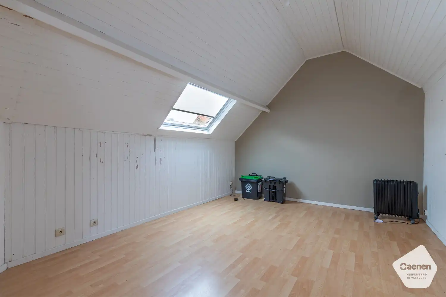 Te renoveren 2 slaapkamer appartement op een rustige locatie foto 4