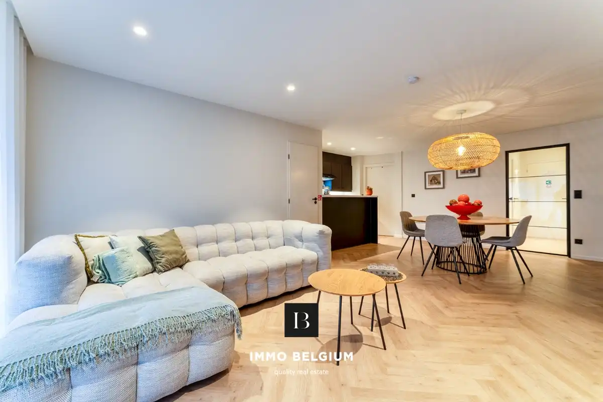 Gerenoveerd appartement/studio nabij de zeedijk van Mariakerke foto {{pictureIndex}}