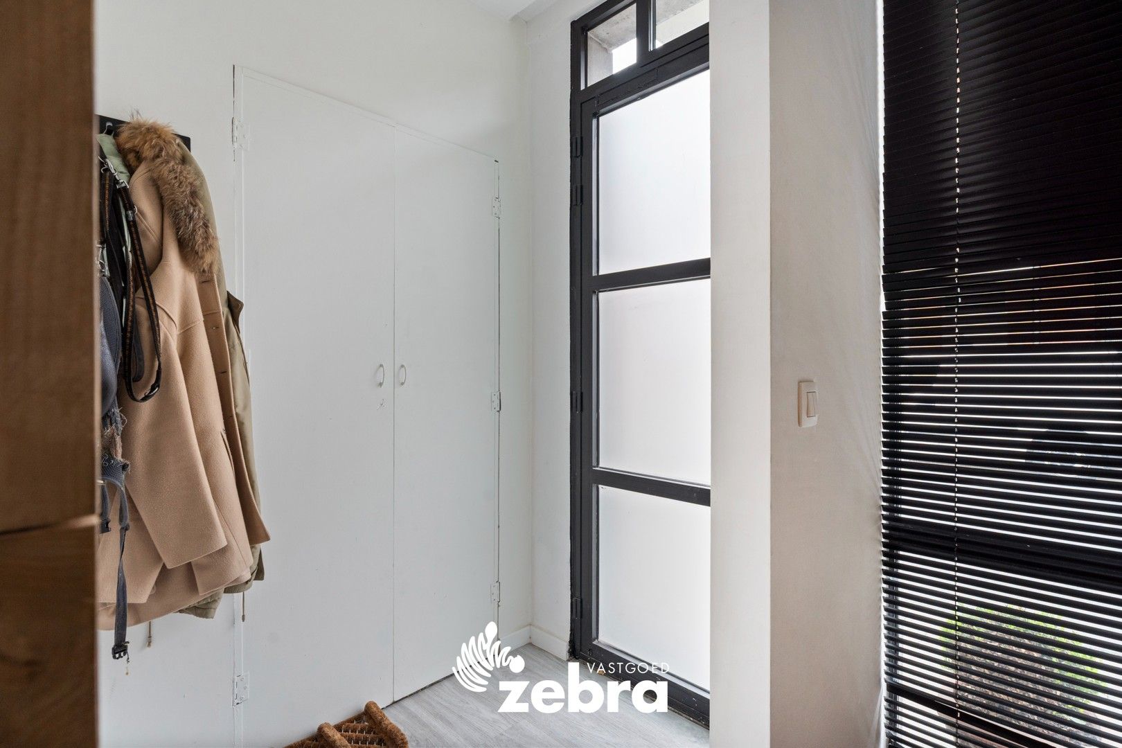 Ruime gerenoveerde woning met 3 slaapkamers en prachtige tuin te Ledegem! foto 9