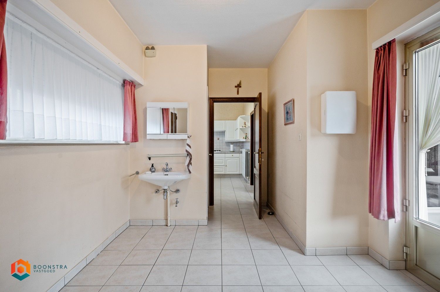 Op te frissen woning met 3 slpkrs in centrum Putte foto 8