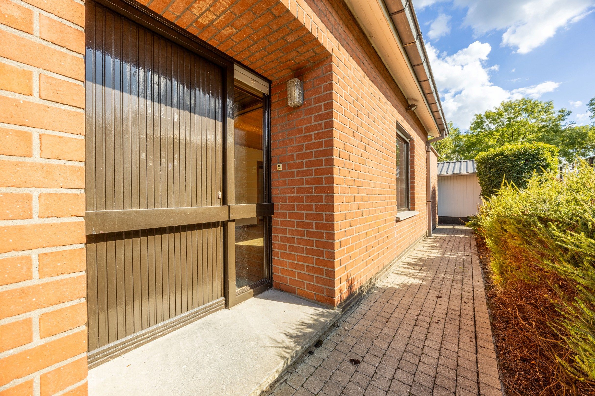 TRAPLOZE WONING MET ZONNIGE TUIN foto 2