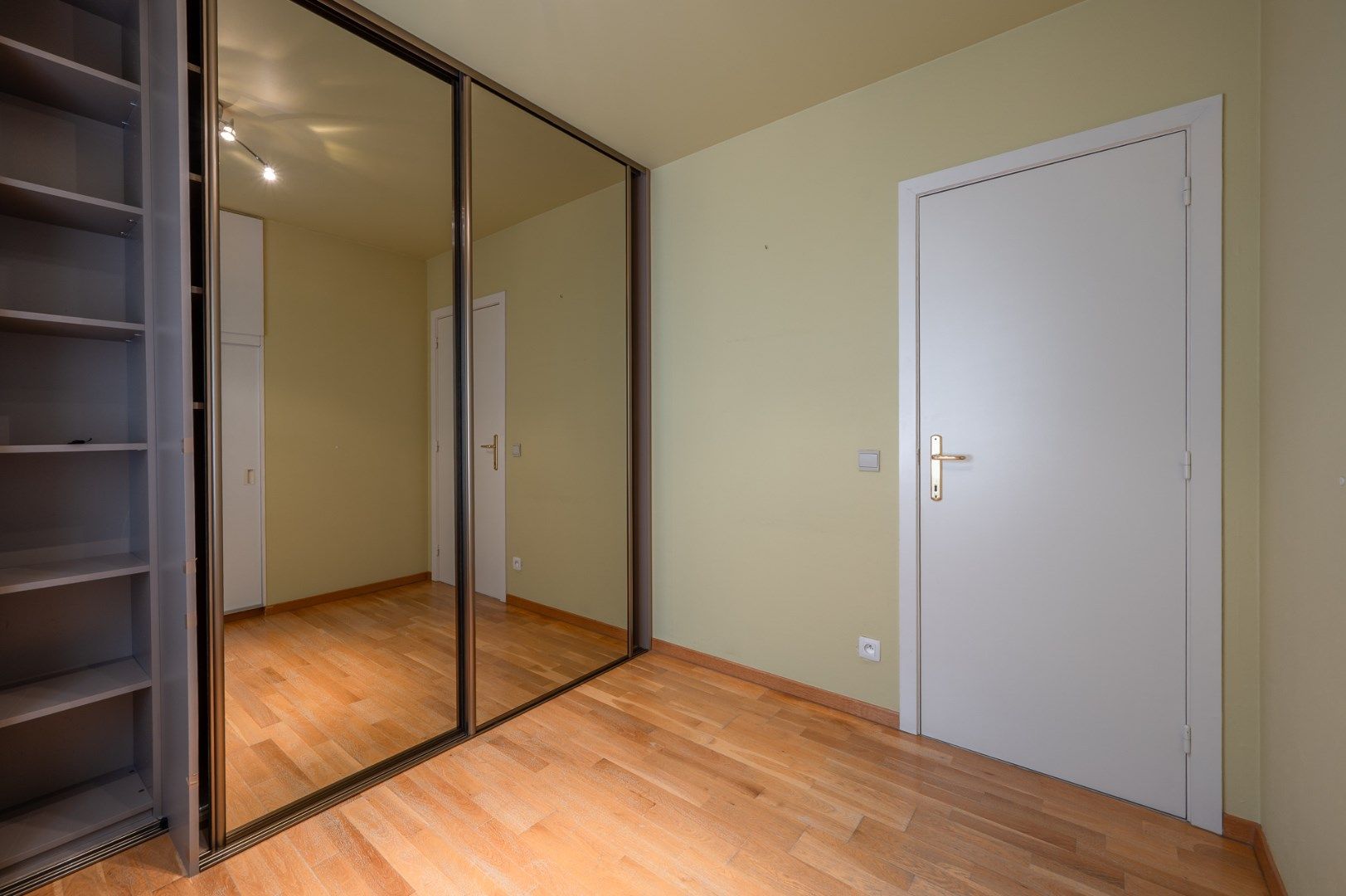 Instapklaar Centraal gelegen appartement foto 7