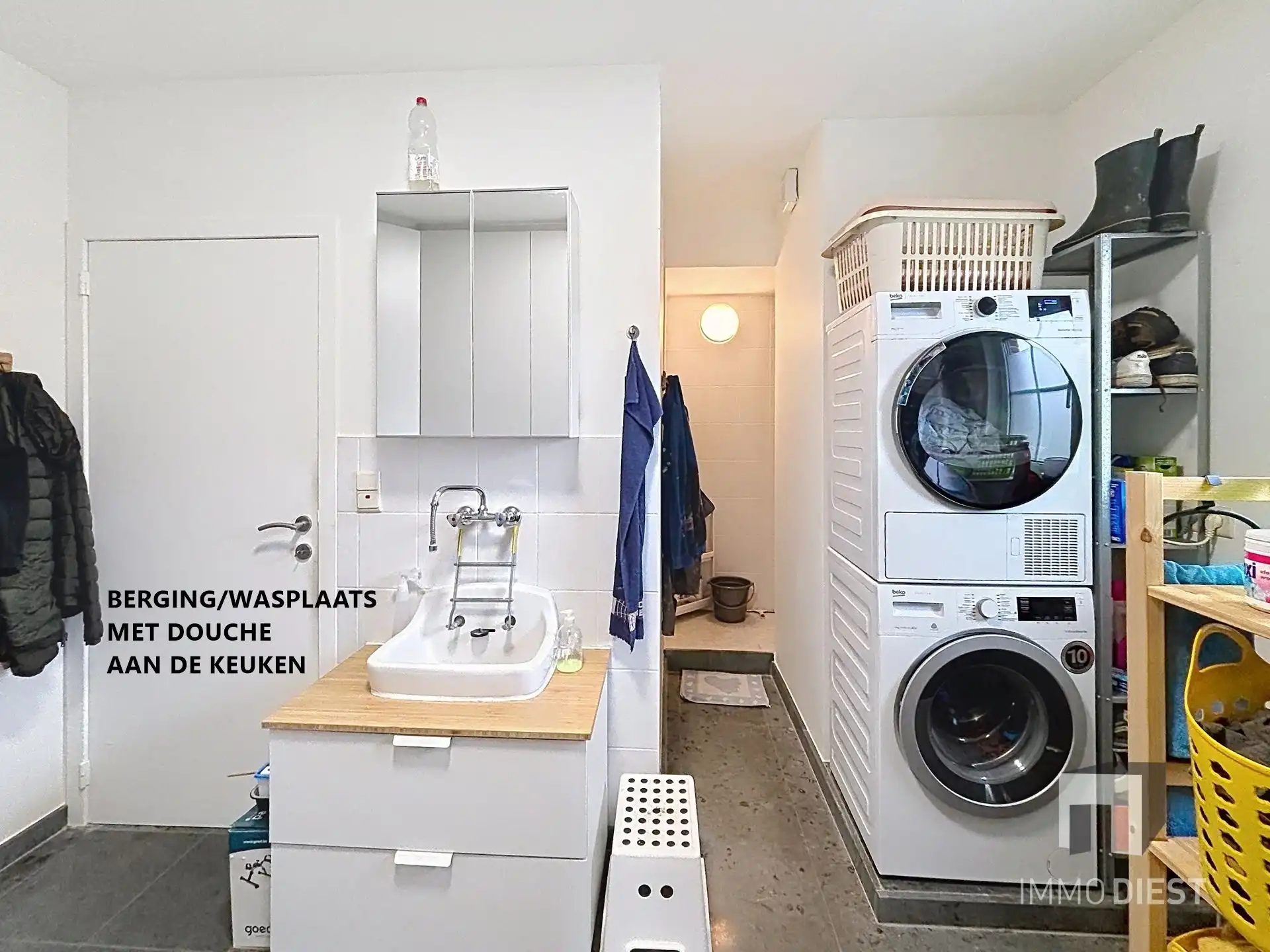Ruime gezinswoning met 3 slaapkamers, studio, bureelruimte en bruikbare kelder op 16a 38ca in Testelt. foto 12