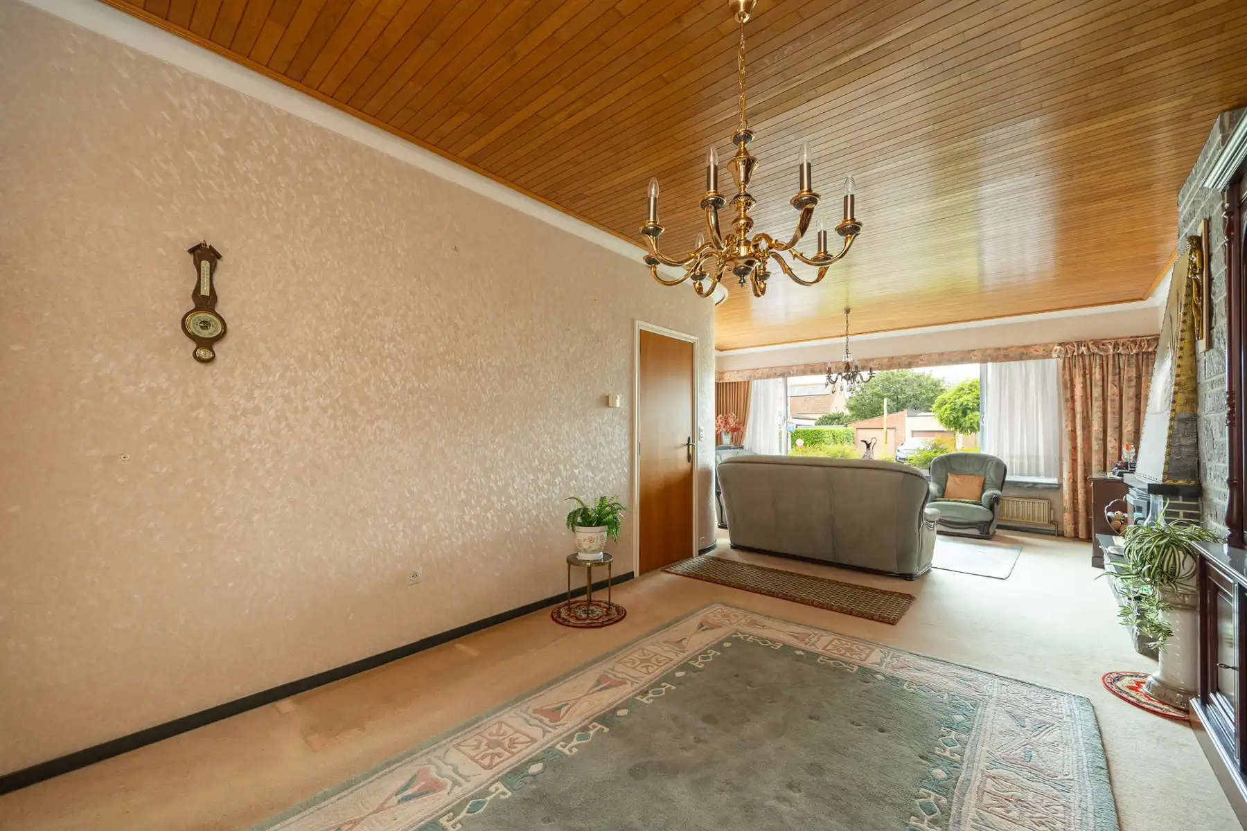 Ééngezinswoning met potentieel, garage en Zuidoost-tuin foto 4