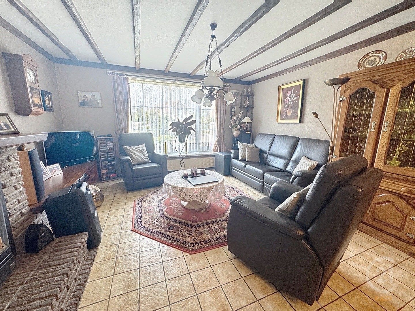 Hoofdfoto van de publicatie: Karaktervolle woning met ruime tuin in het centrum van Leffinge