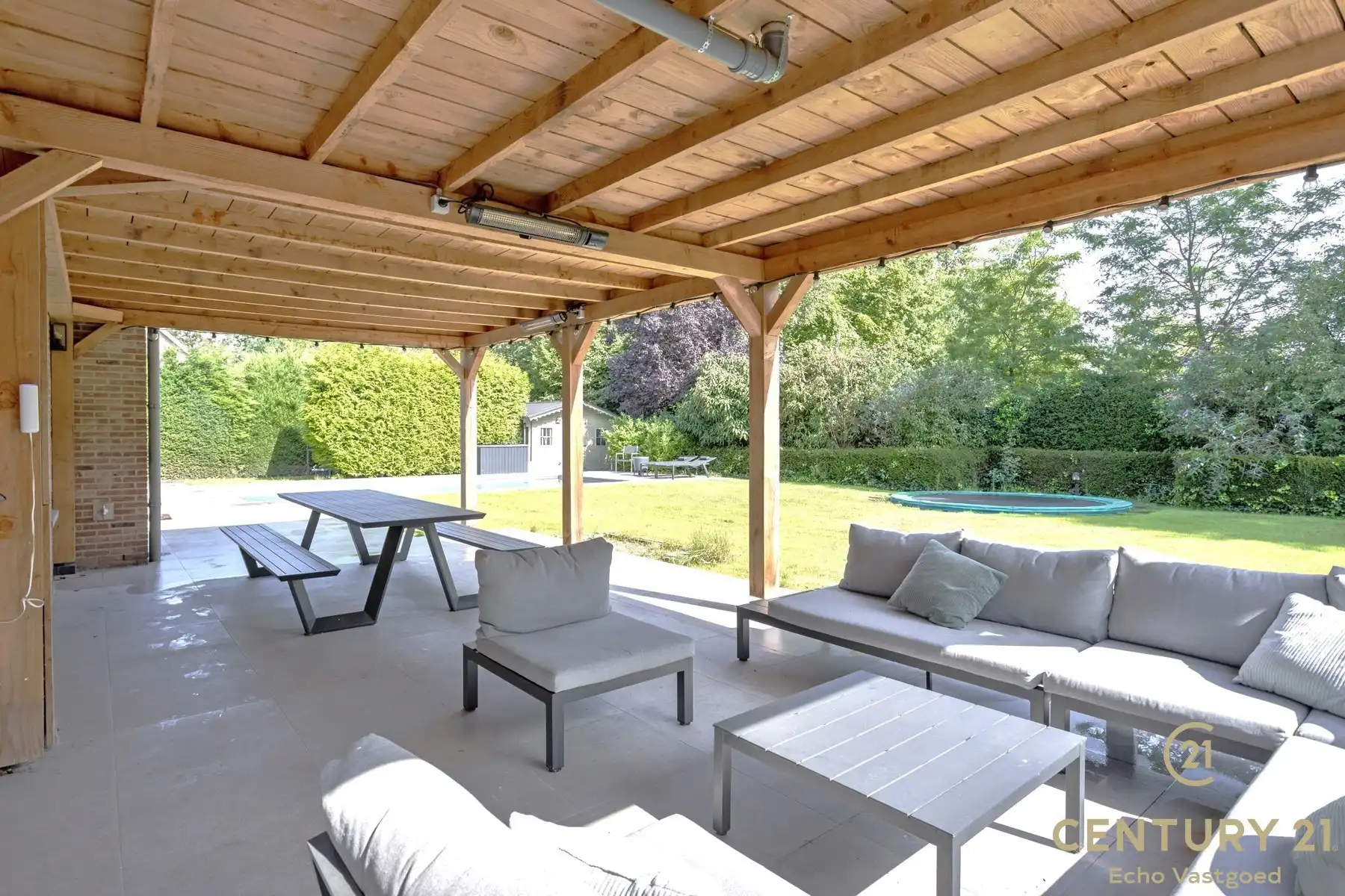 Ruime, gerenoveerde, energiezuinige villa met zwembad foto 15