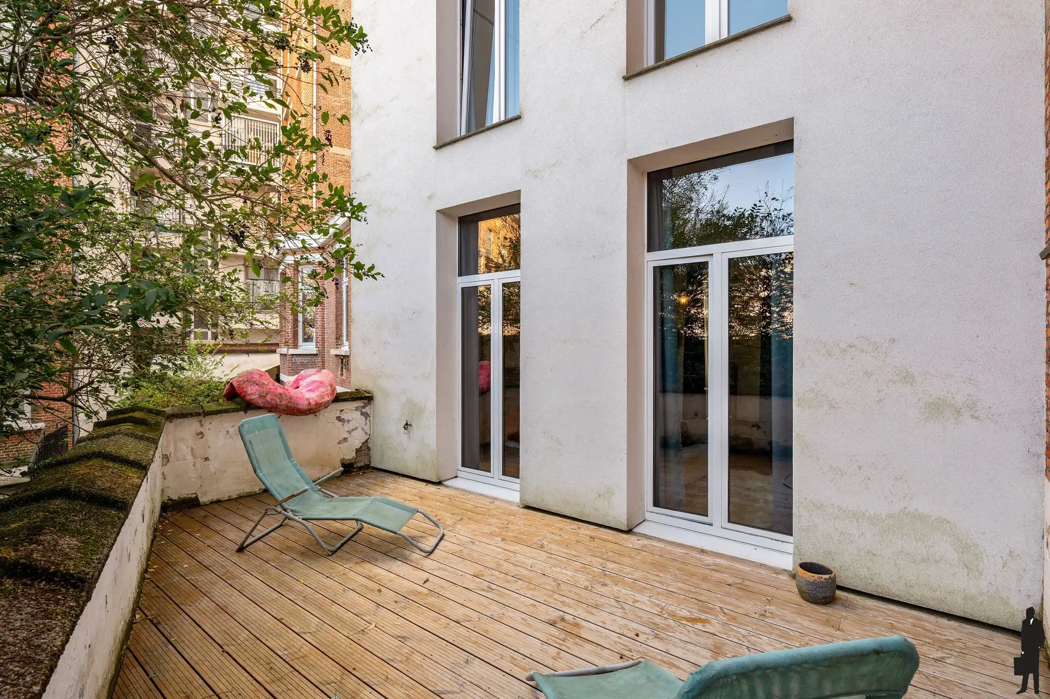 Authentiek appartement met hoge plafonds en terras foto 22