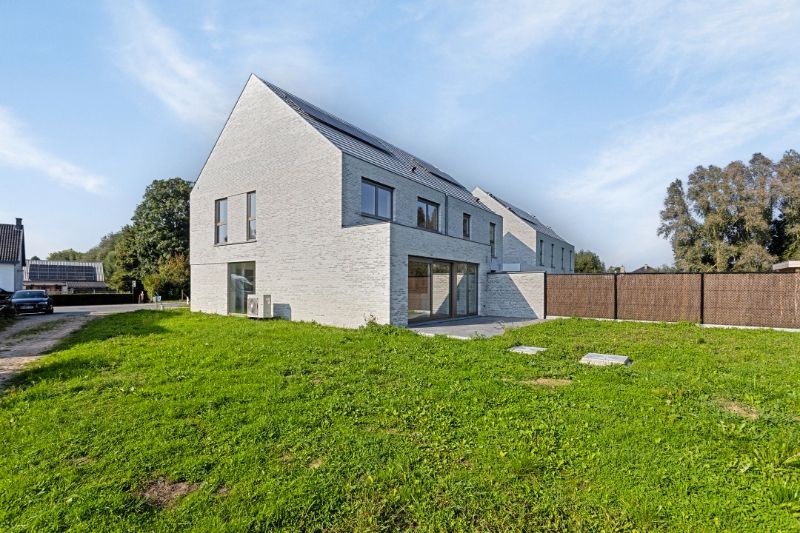 Prachtige moderne nieuwbouwwoning op Uniek stuk grond foto 33