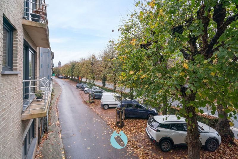 Op één van de meest gegeerde locaties van Ertvelde ontdekken we achter de linden dit aangenaam appartement. foto 13