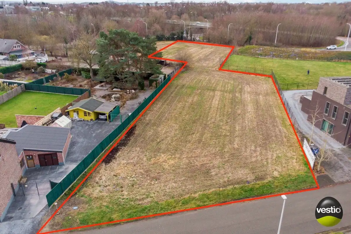 Projectgrond te koop met potentieel voor 8–10 wooneenheden in Lanaken foto {{pictureIndex}}