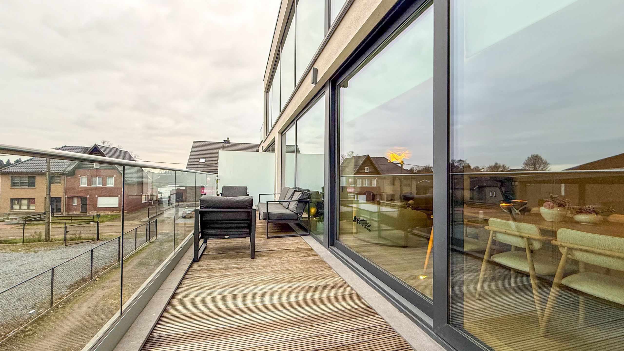 Ruim appartement met 3 slaapkamers en groot terras in Boekt! foto 23