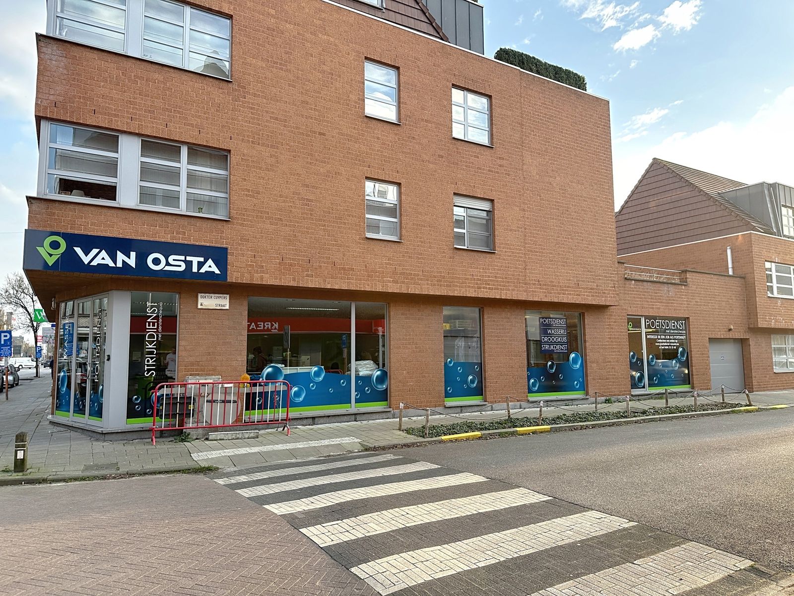 Hoekpand in centrum Aartselaar met veel lichtinval/ramen foto 8