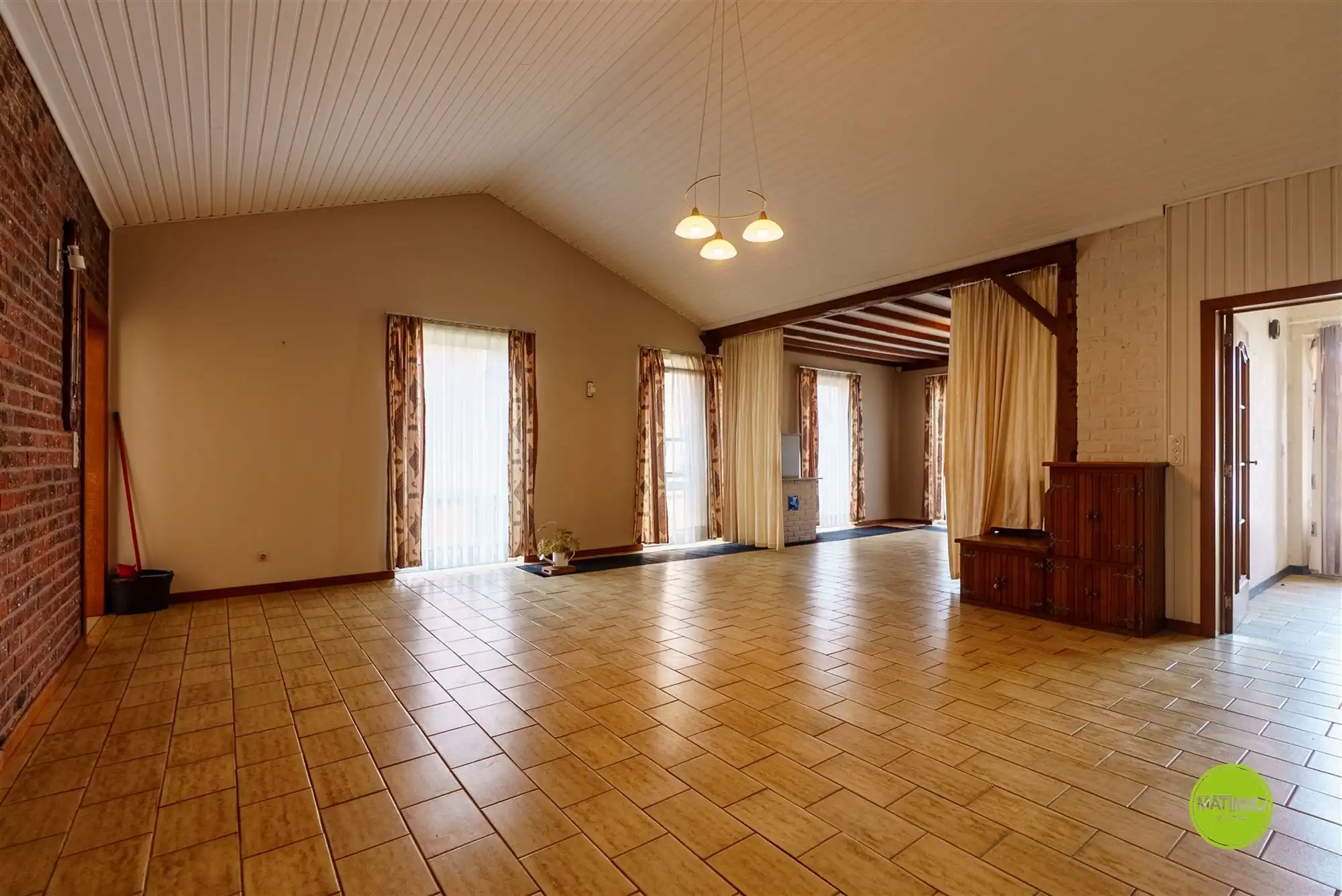 Woning met 8 slaapkamers en veel potentieel te Herk-de-Stad foto 4