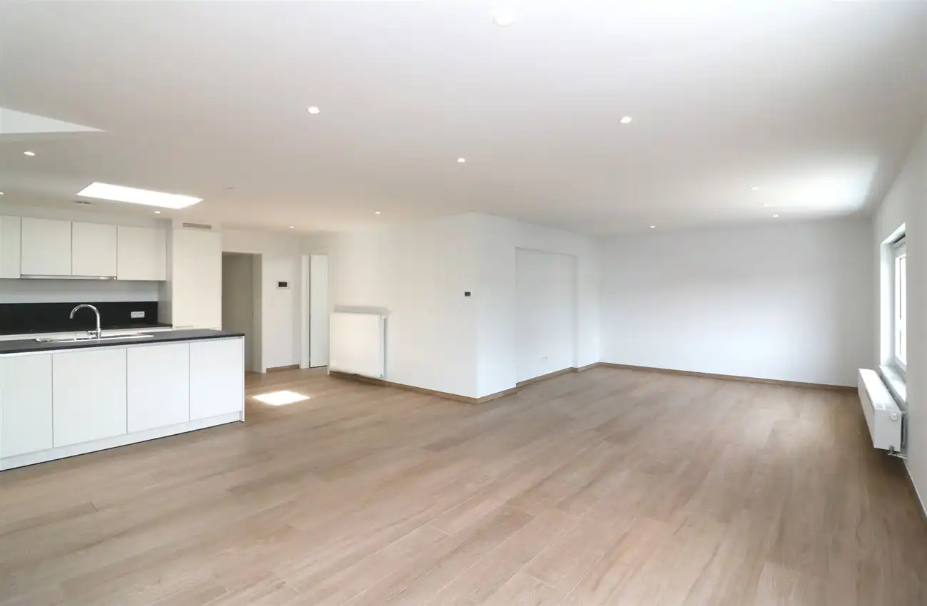 Gunstig gelegen, vernieuwd app. met 3 slpk., 2 badk. en garage foto 28