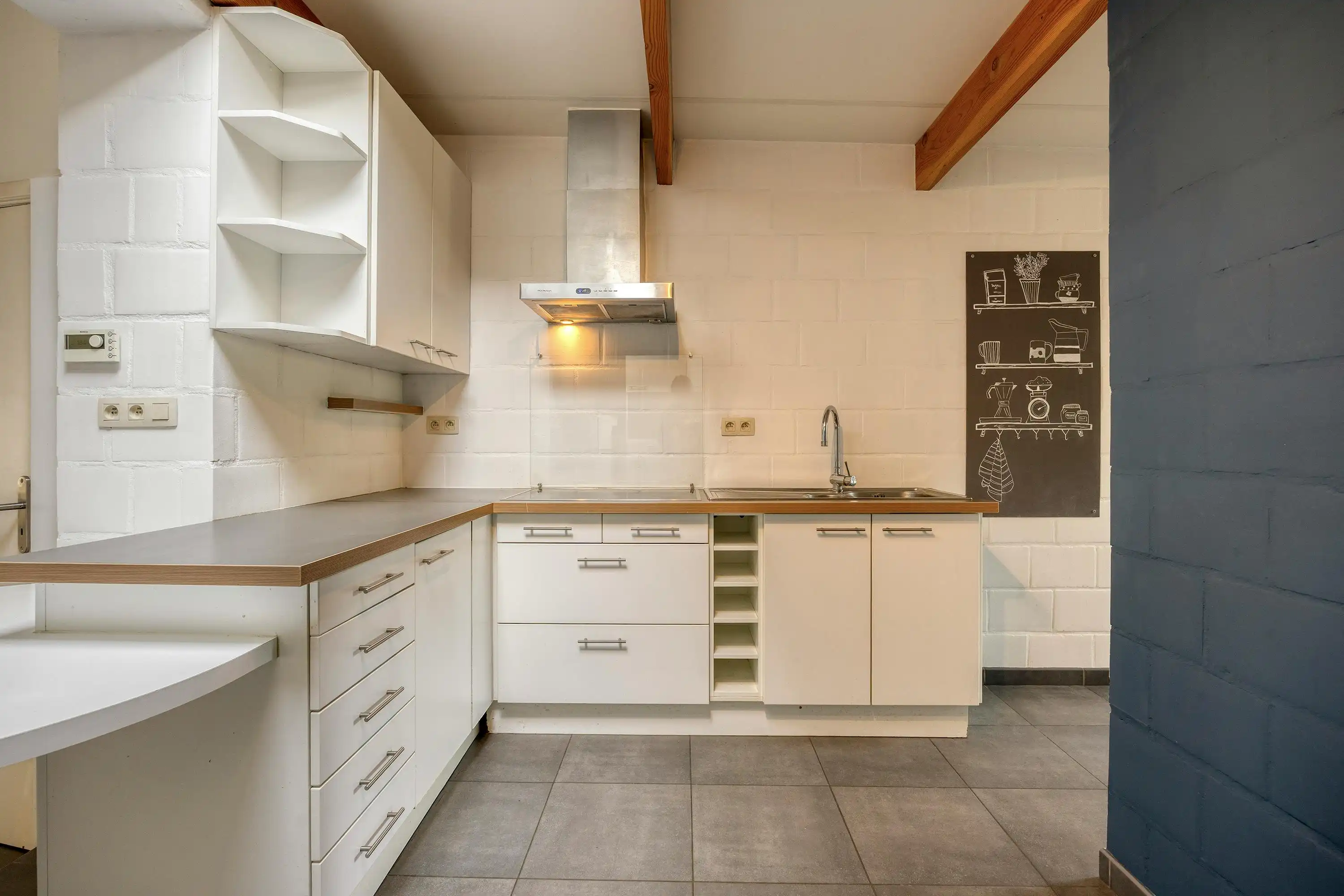 Charmante, instapklare woning met verrassend veel potentieel foto 8