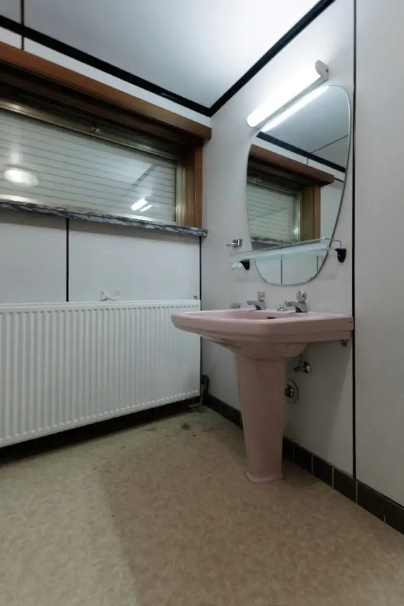 Ruime halfopen bebouwing met grote tuin foto 18