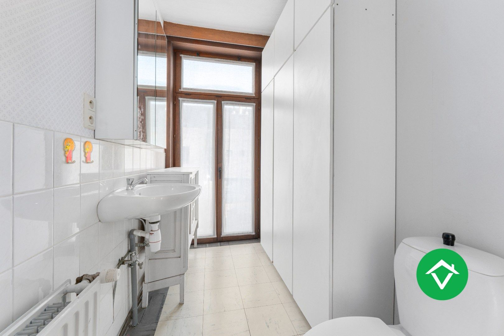 Ruim herenhuis met 4 slaapkamers en aparte garagebox in centrum Gistel foto 23