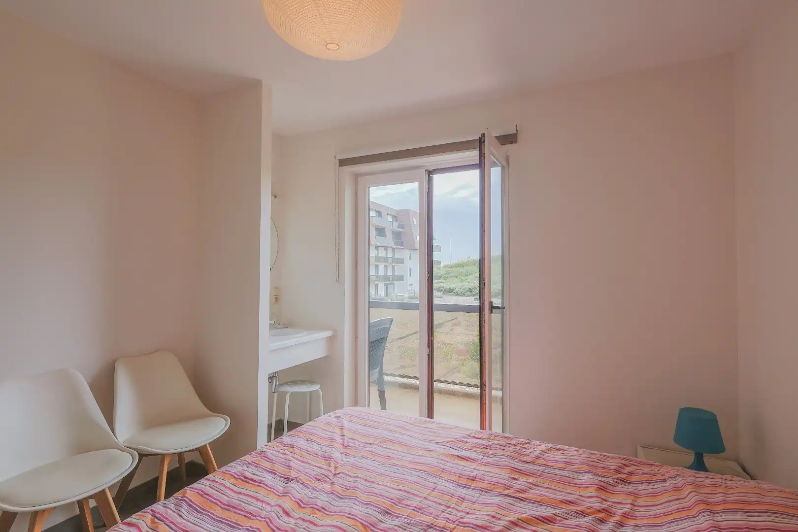 Appartement met 2 slaapkamers & frontaal zeezicht te huur op jaarbasis! foto 17