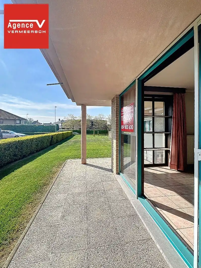 Klassevol gelegen gelijkvloers appartement te Mariakerke met terras.  foto 7