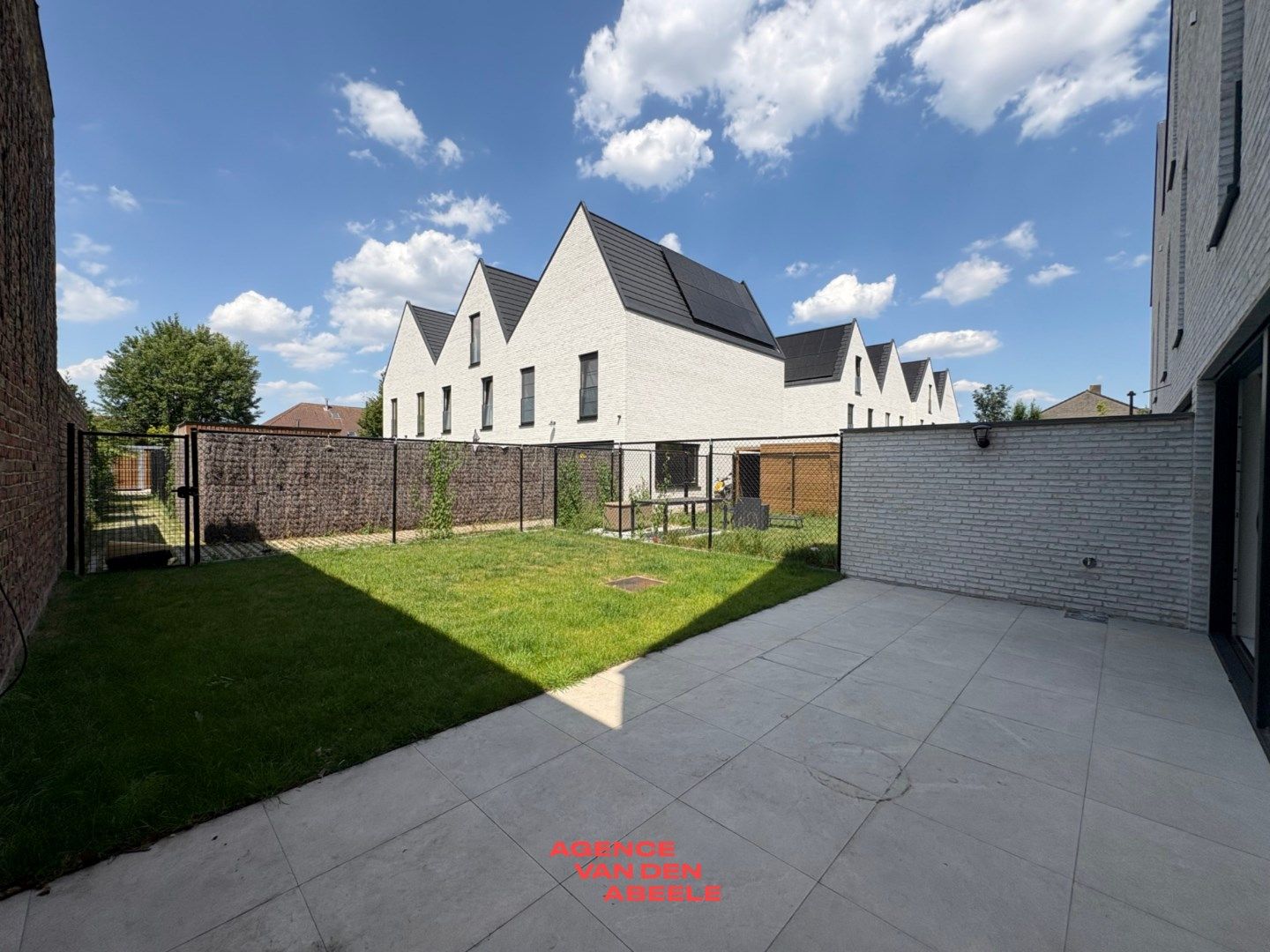 Nieuwbouwwoning met 3 slaapkamers, tuin en terras foto 6