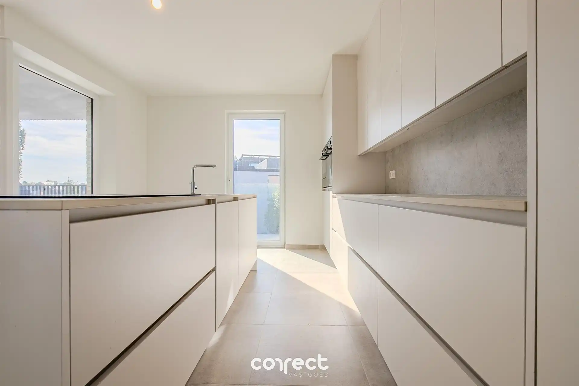 Volledig afgewerkt nieuwbouwappartement in centrum Zedelgem foto 8