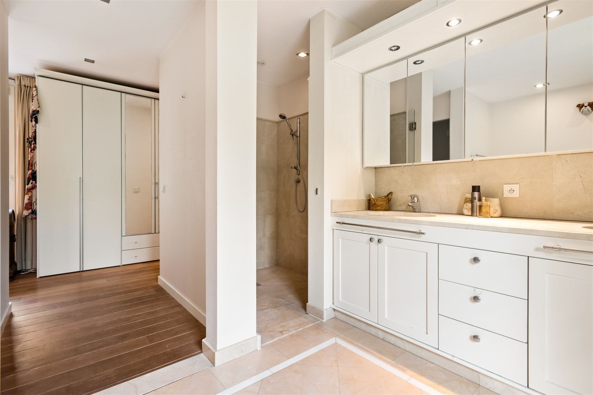 Exclusieve rietgedekte villa op 5.717 m² grond. foto 27