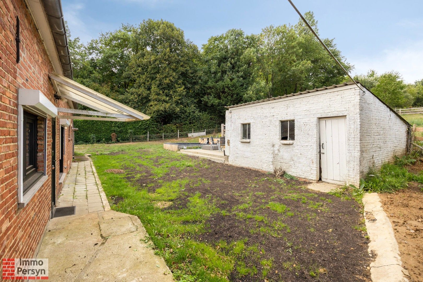 Grotendeels gerenoveerde woning met ruime tuin op 17a75ca foto 25