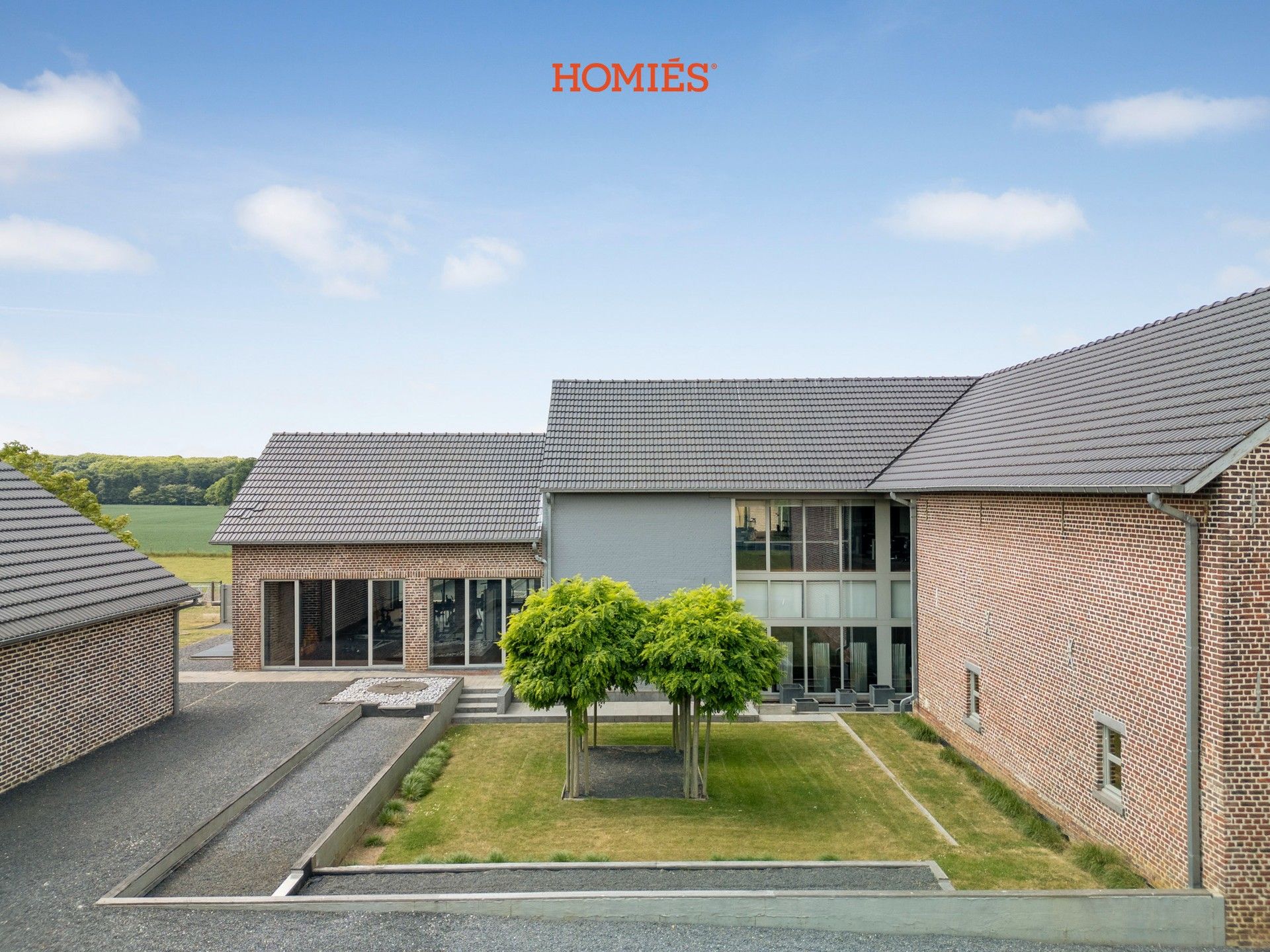 Prachtige villa & kantoorgebouw in groene omgeving foto 16