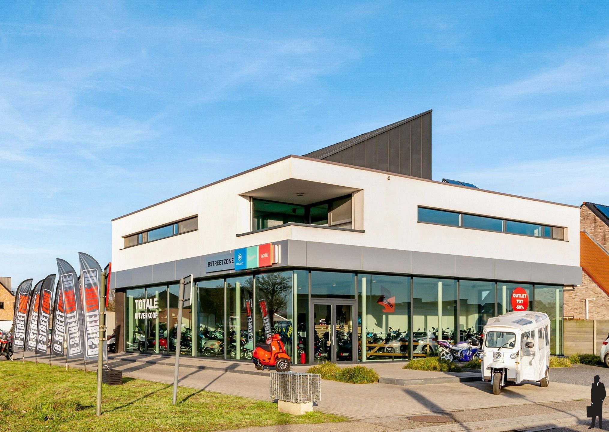 Uniek commercieel eigendom en hoogwaardig duplex appartement foto {{pictureIndex}}
