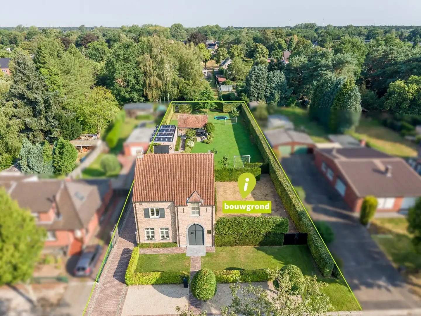 Ruime, kwalitatief afgewerkte woning + naastgelegen bouwgrond op een rustige ligging in Gompel. foto 2