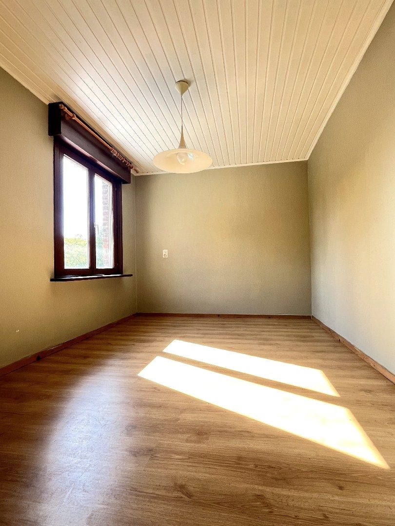 Halfopen 4-slpkr woning met tuin & garage foto 25